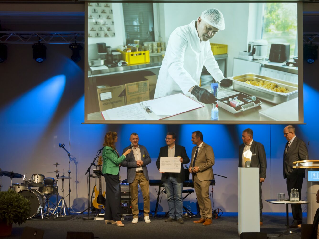 Copyright Michael Miltzow 2024 8818